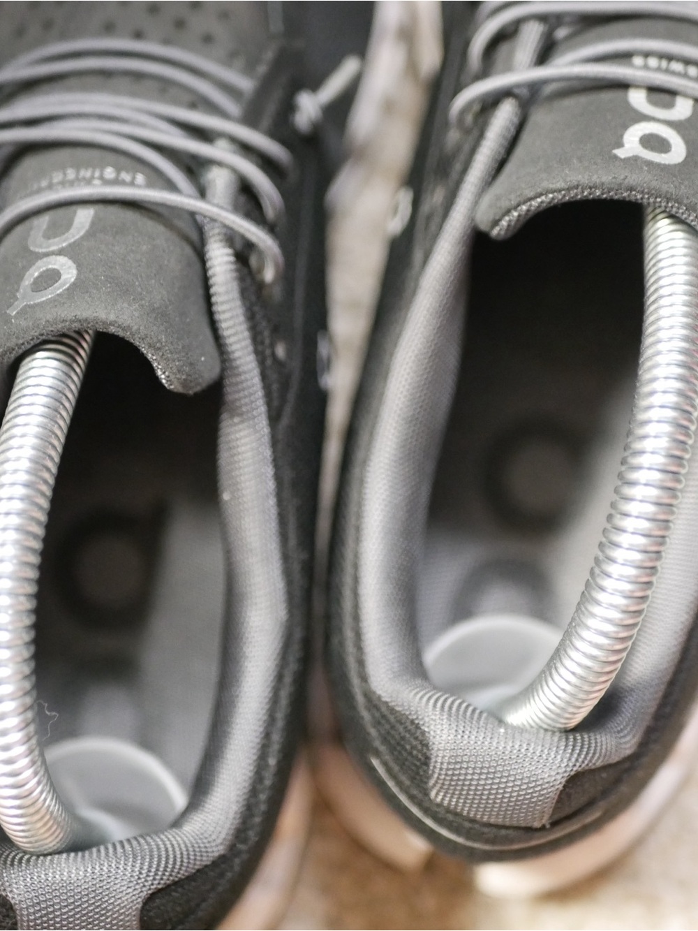 On cloud Running Black Athletic Running Shoes - Picture 8 of 12